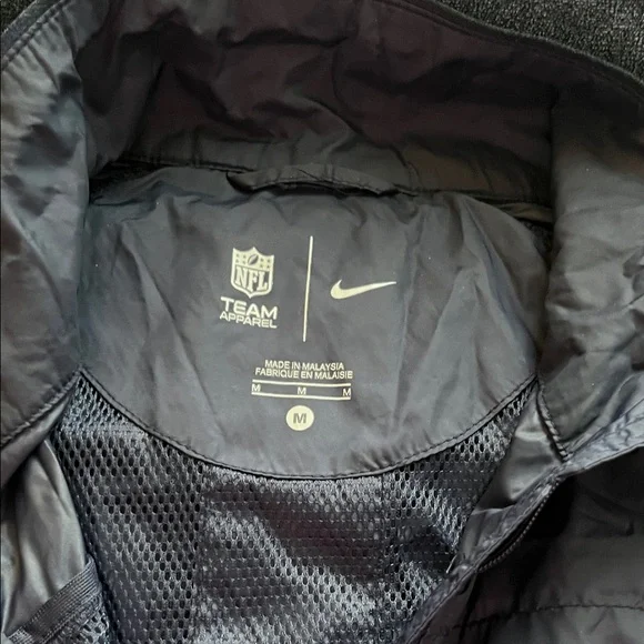 Chicago Bears Navy Blue Windbreaker - Picture 3 of 10